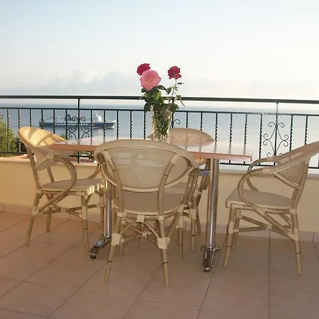 Dioni Studios&apartments Aparthotel 3*